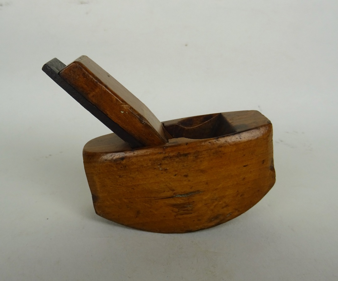 Victorian Violin Thumb Plane (5).JPG